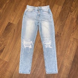 American Eagle mom jeans size 2 regular